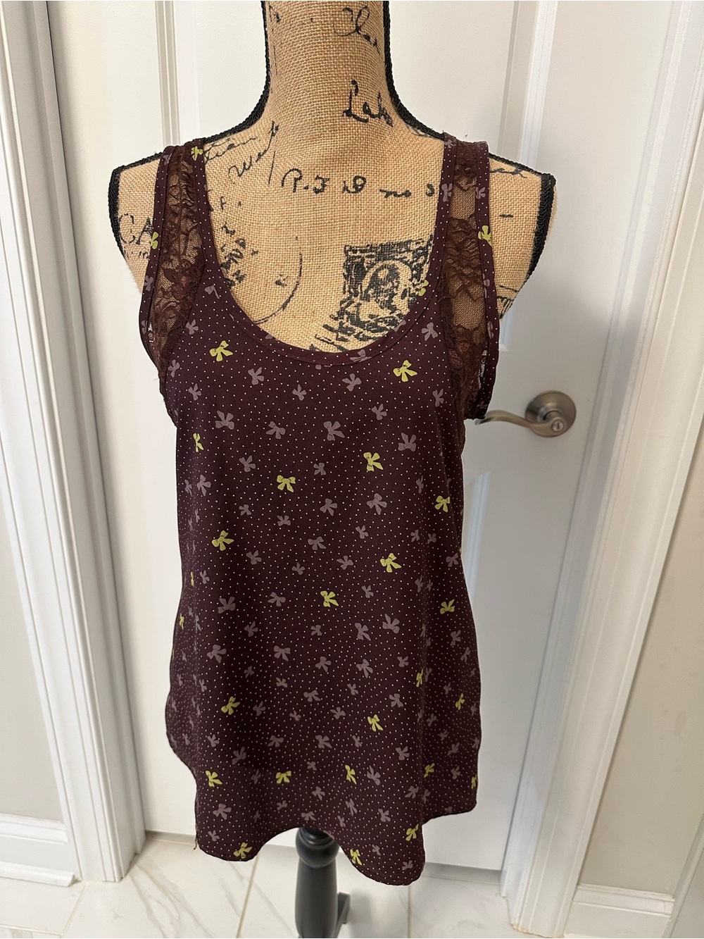Lush Maroon Lace-Trim Floral Print Cami M